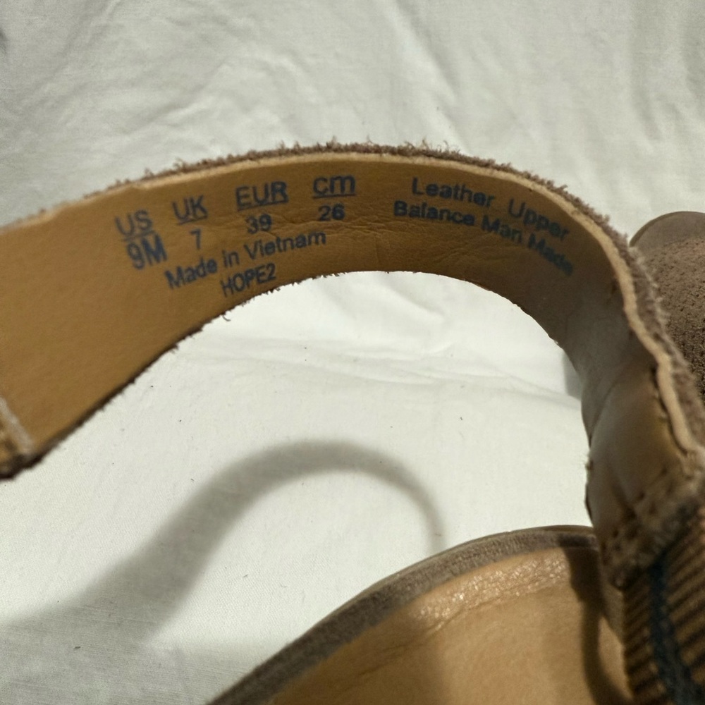 Franco Sarto block heel sandals - Picture 9 of 9